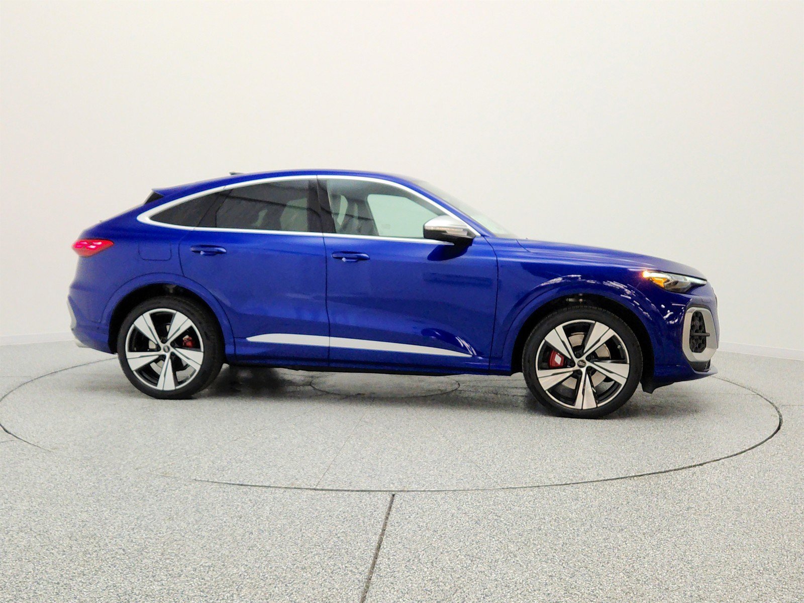 New 2026 Audi SQ5 Premium Plus AWD/4WD image 4