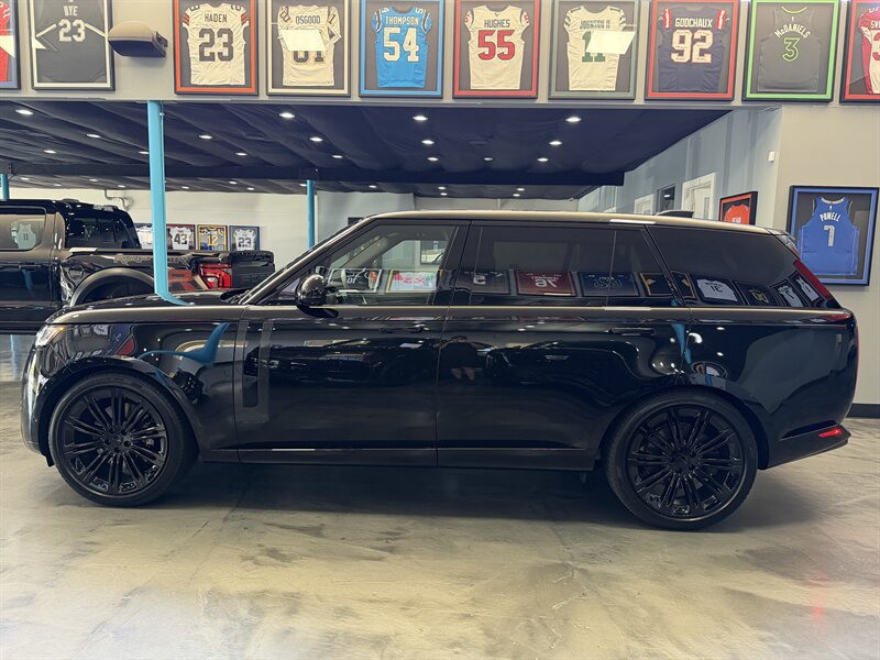 Used 2026 Land Rover Range Rover Long Wheelbase SE AWD/4WD image 8