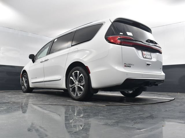 New 2026 Chrysler Pacifica Pinnacle w/ Trailer Tow Group AWD/4WD image 53