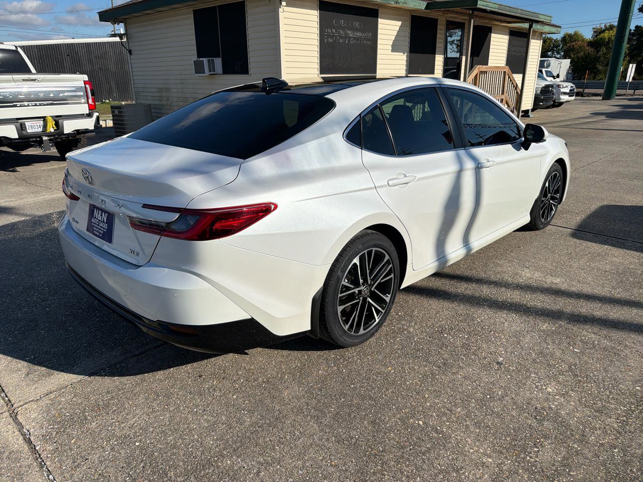 Used 2025 Toyota Camry XLE w/ Premium Plus Package image 8