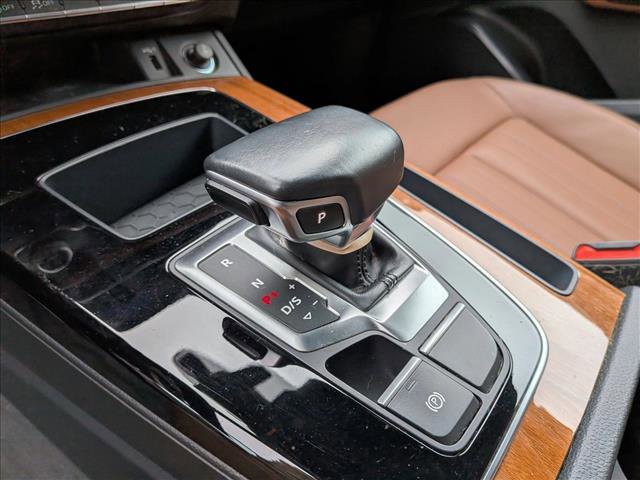 Used 2022 Audi Q5 2.0T Premium w/ Convenience Package AWD/4WD image 12