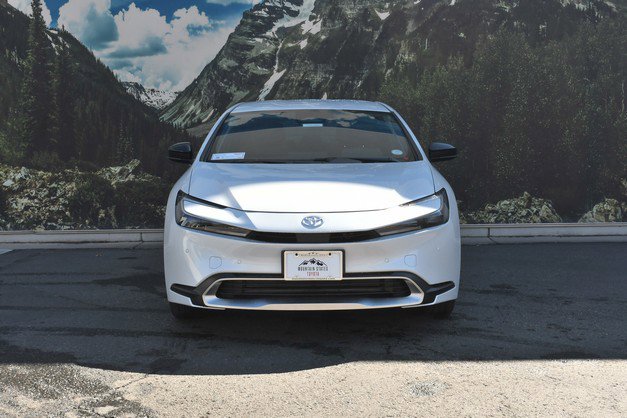 New 2026 Toyota Prius Plug-In Hybrid FWD image 2