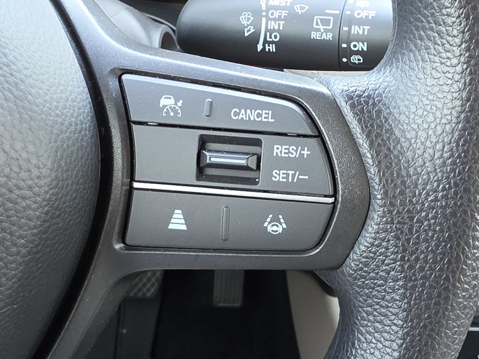 Used 2027 Honda HR-V LX image 18