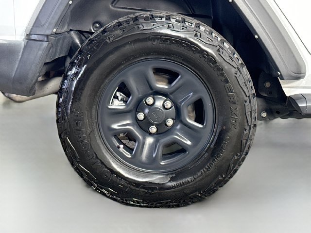 Used 2022 Jeep Wrangler Unlimited Sport AWD/4WD image 32