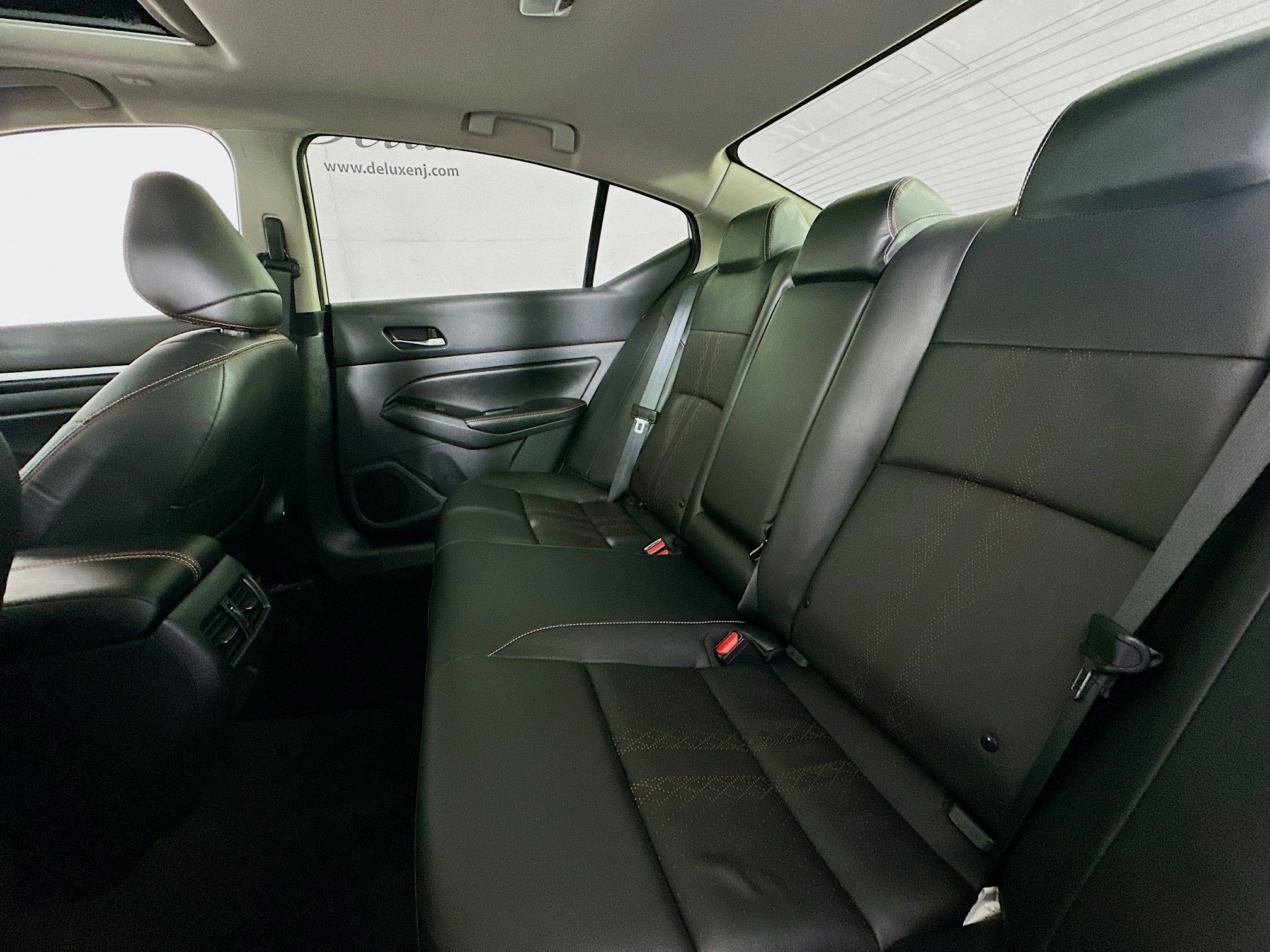 Used 2024 Nissan Altima 2.0 SR image 25