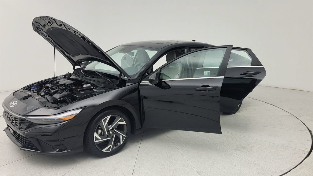 Used 2024 Hyundai Elantra Limited FWD image 10