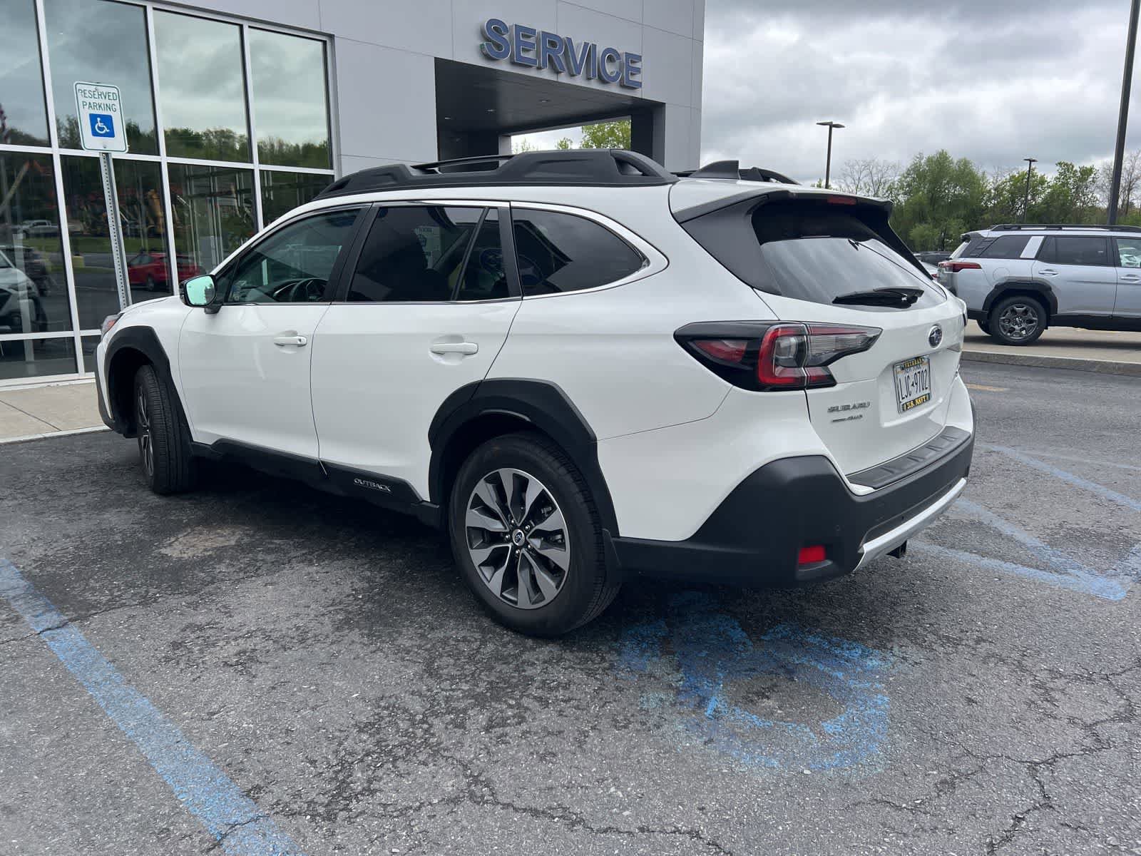 Certified 2023 Subaru Outback Limited XT AWD/4WD image 2