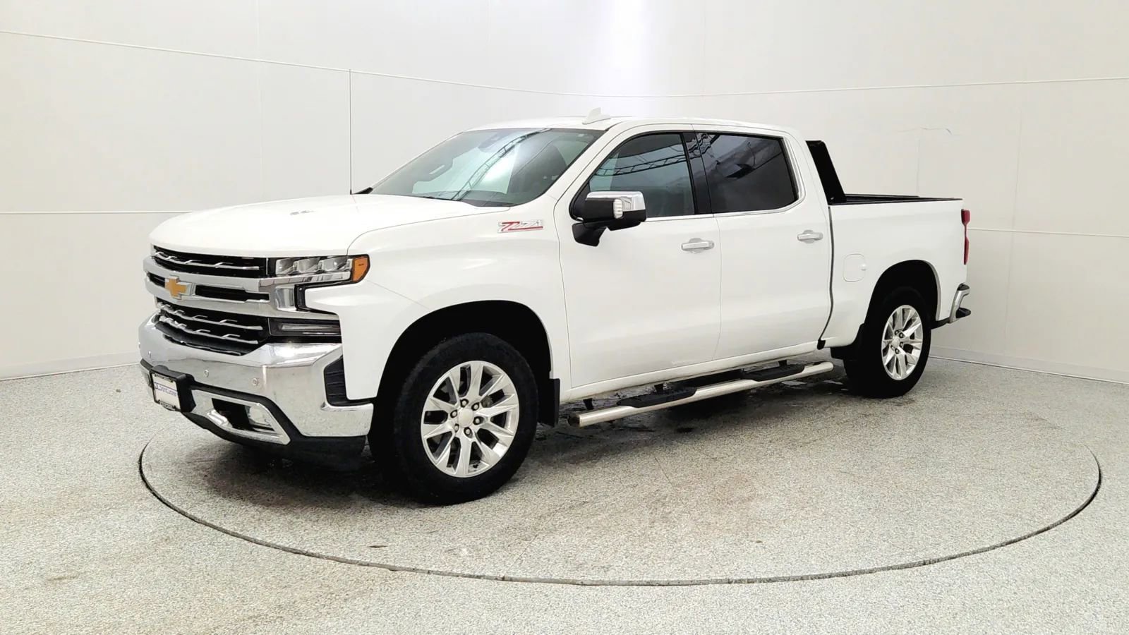 Used 2019 Chevrolet Silverado 1500 LTZ w/ LTZ Premium Package image 3
