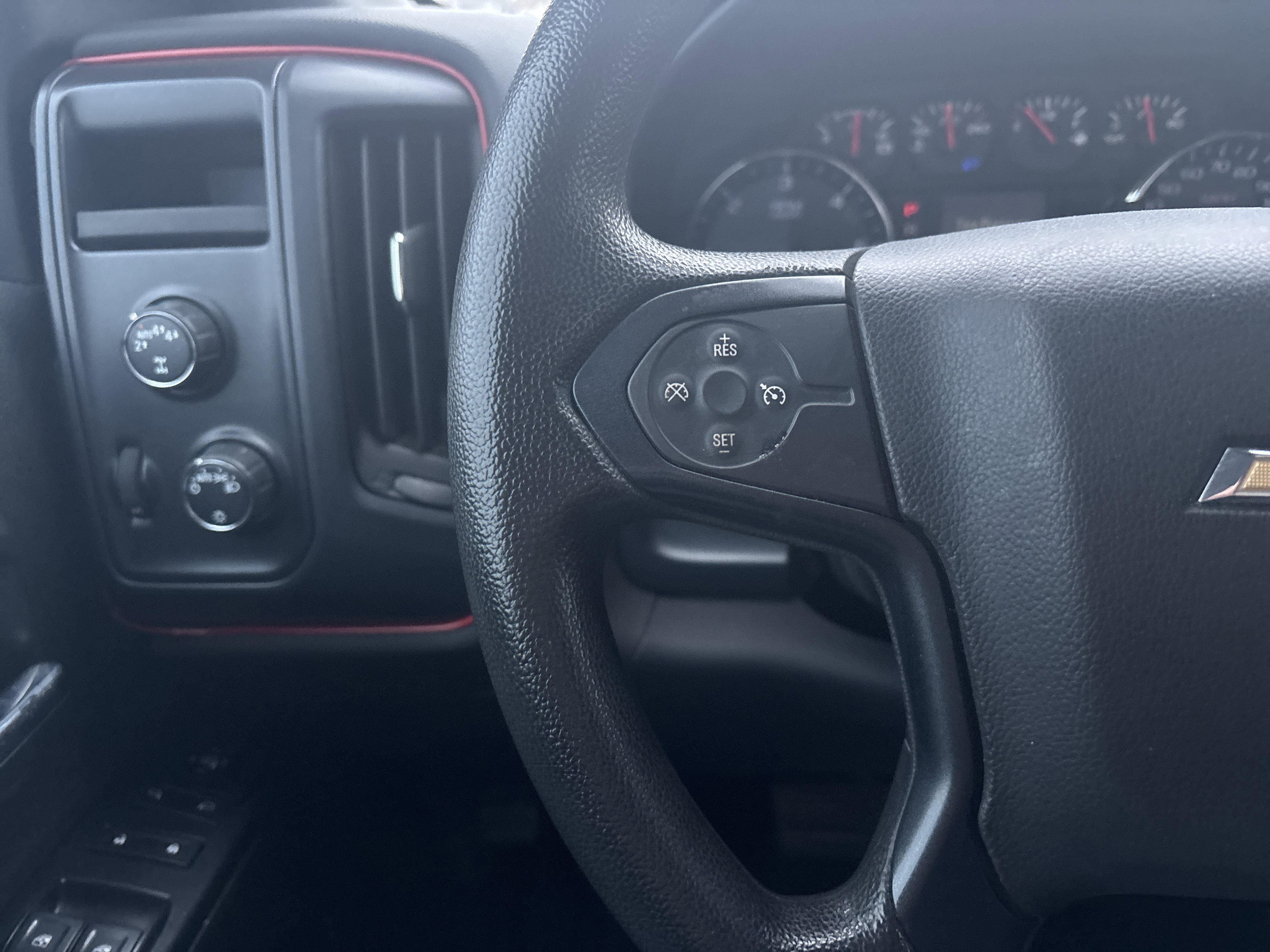 Used 2018 Chevrolet Silverado 1500 Custom image 21