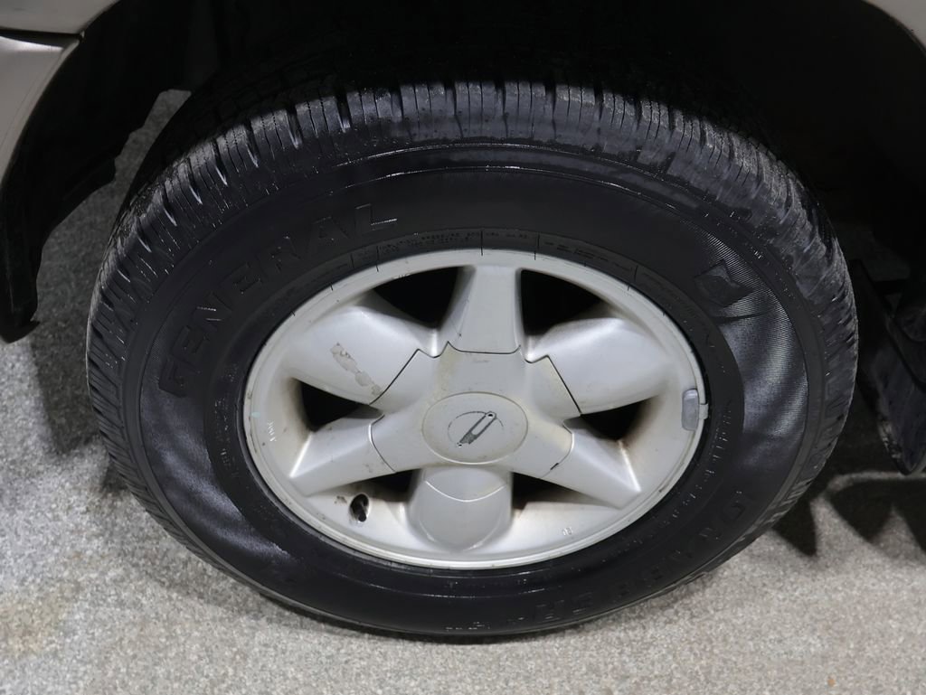 Used 2002 Nissan Pathfinder SE AWD/4WD image 9
