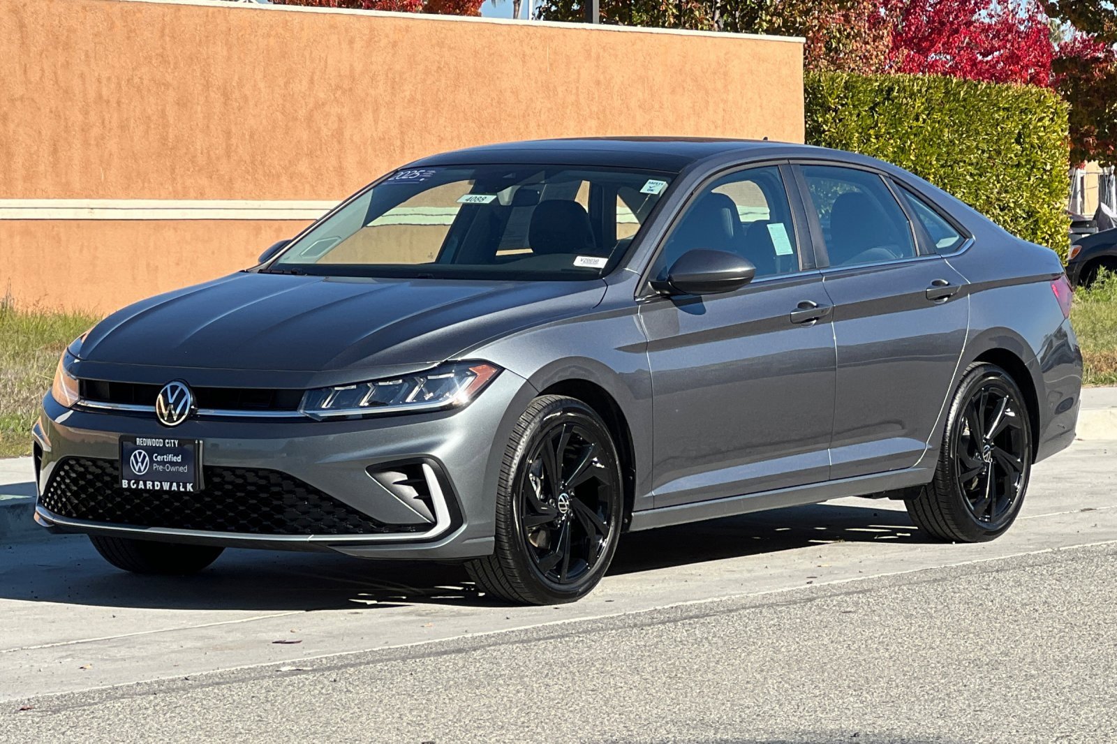 Certified 2025 Volkswagen Jetta SE image 8