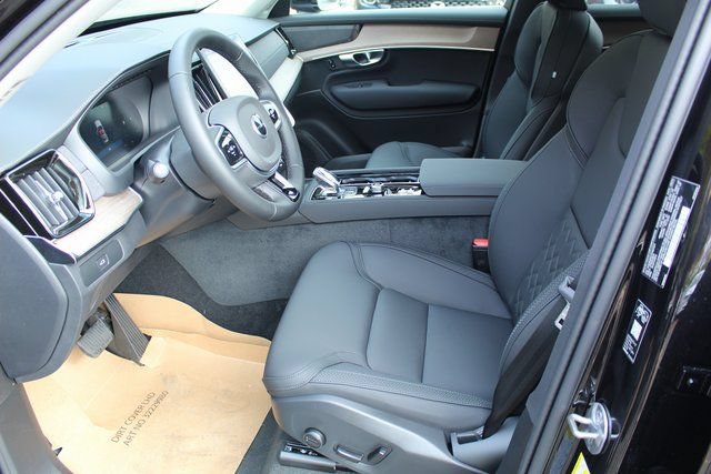 New 2026 Volvo XC90 B6 Plus w/ Protection Package Premier AWD/4WD image 12