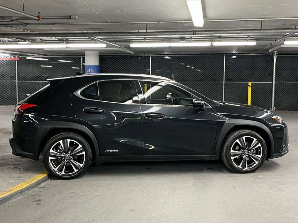 Used 2022 Lexus UX 250h 250h Base w/ Accessory Package (Z1) image 39