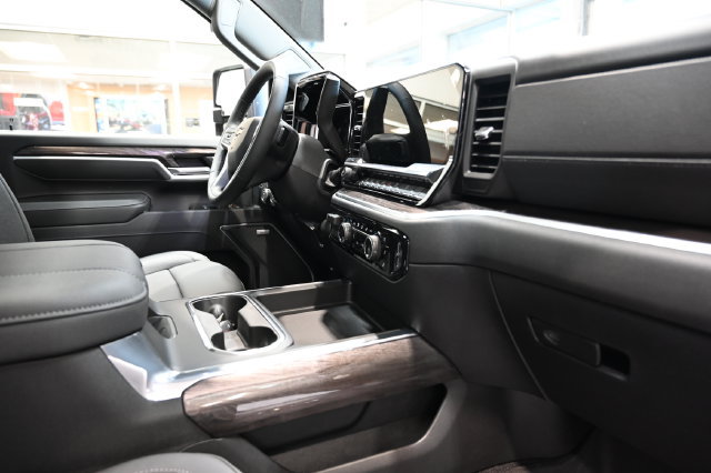 New 2026 Chevrolet Silverado 2500 LTZ w/ LTZ Premium Package AWD/4WD image 16