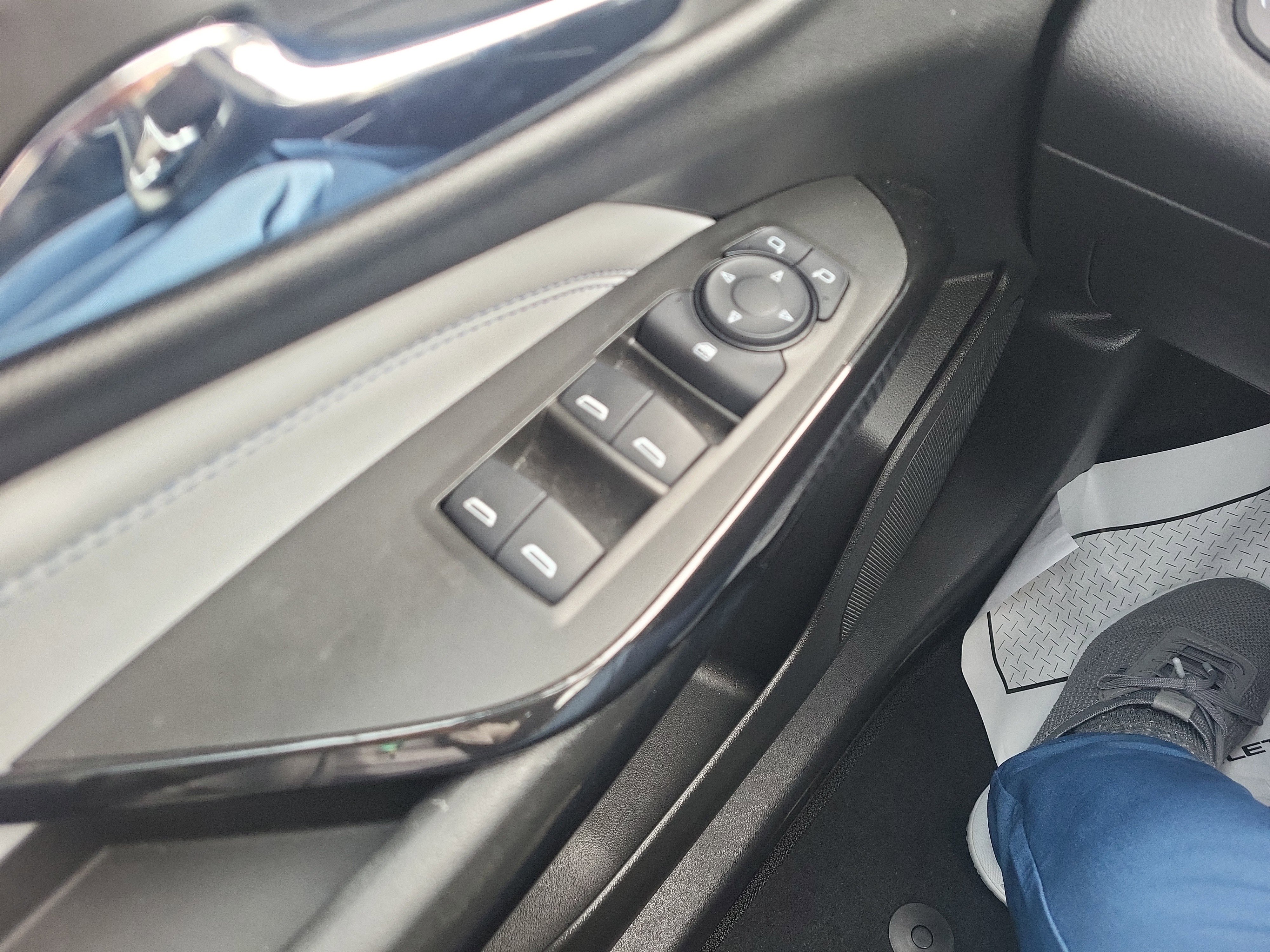 Certified 2024 Chevrolet Trax LT w/ Driver Confidence Package image 13