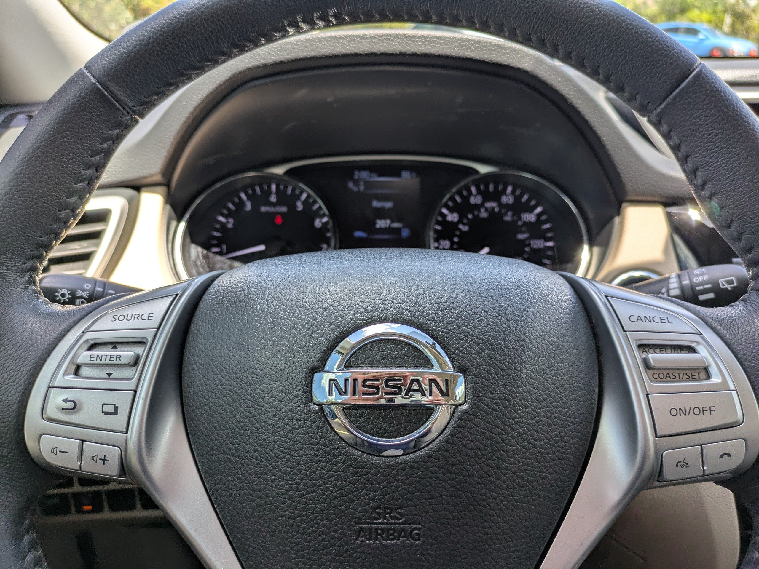 Used 2016 Nissan Rogue SL w/ SL Premium Package FWD image 28
