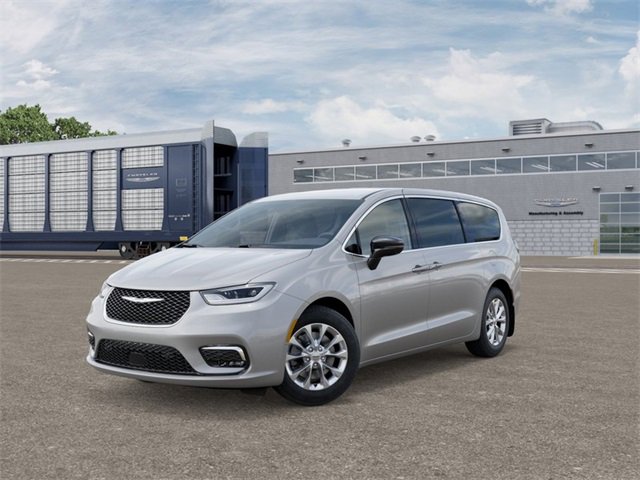 New 2026 Chrysler Pacifica Select