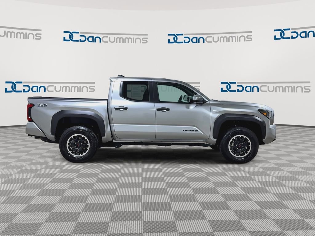 Used 2025 Toyota Tacoma TRD Off-Road image 9