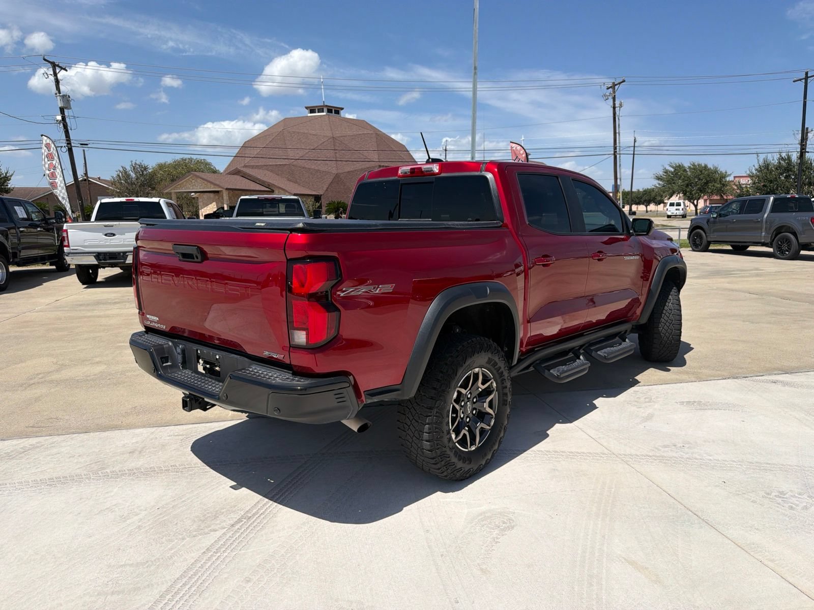 Used 2024 Chevrolet Colorado ZR2 w/ Technology Package AWD/4WD image 7