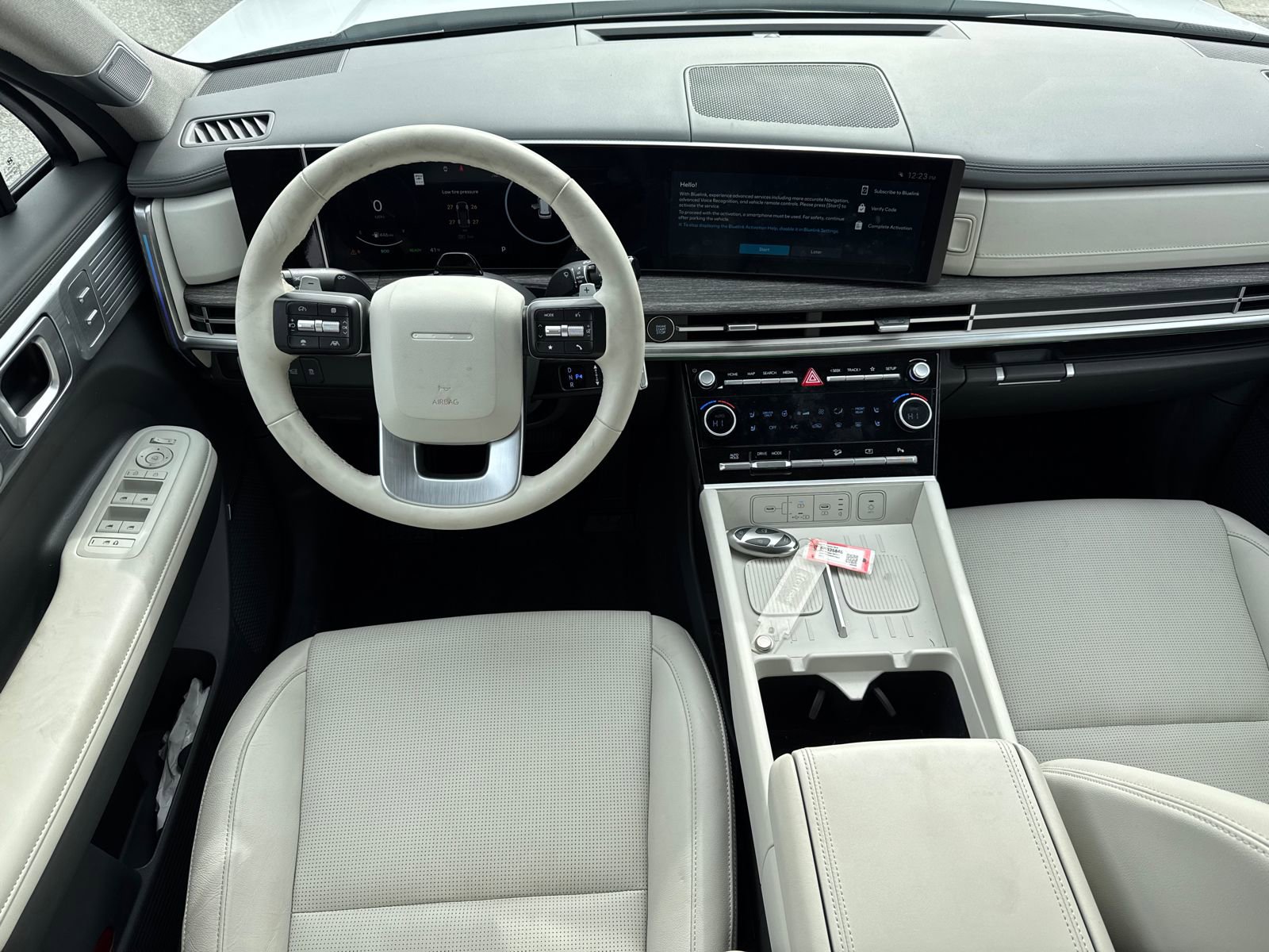 Used 2025 Hyundai Santa Fe Limited image 23