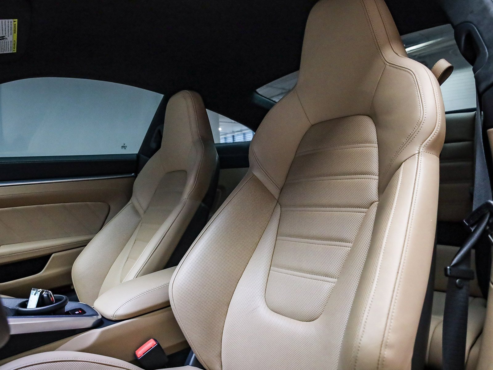 Used 2022 Porsche 911 Turbo image 5