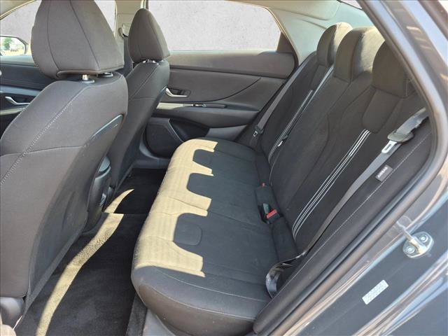 Used 2024 Hyundai Elantra SEL FWD image 18