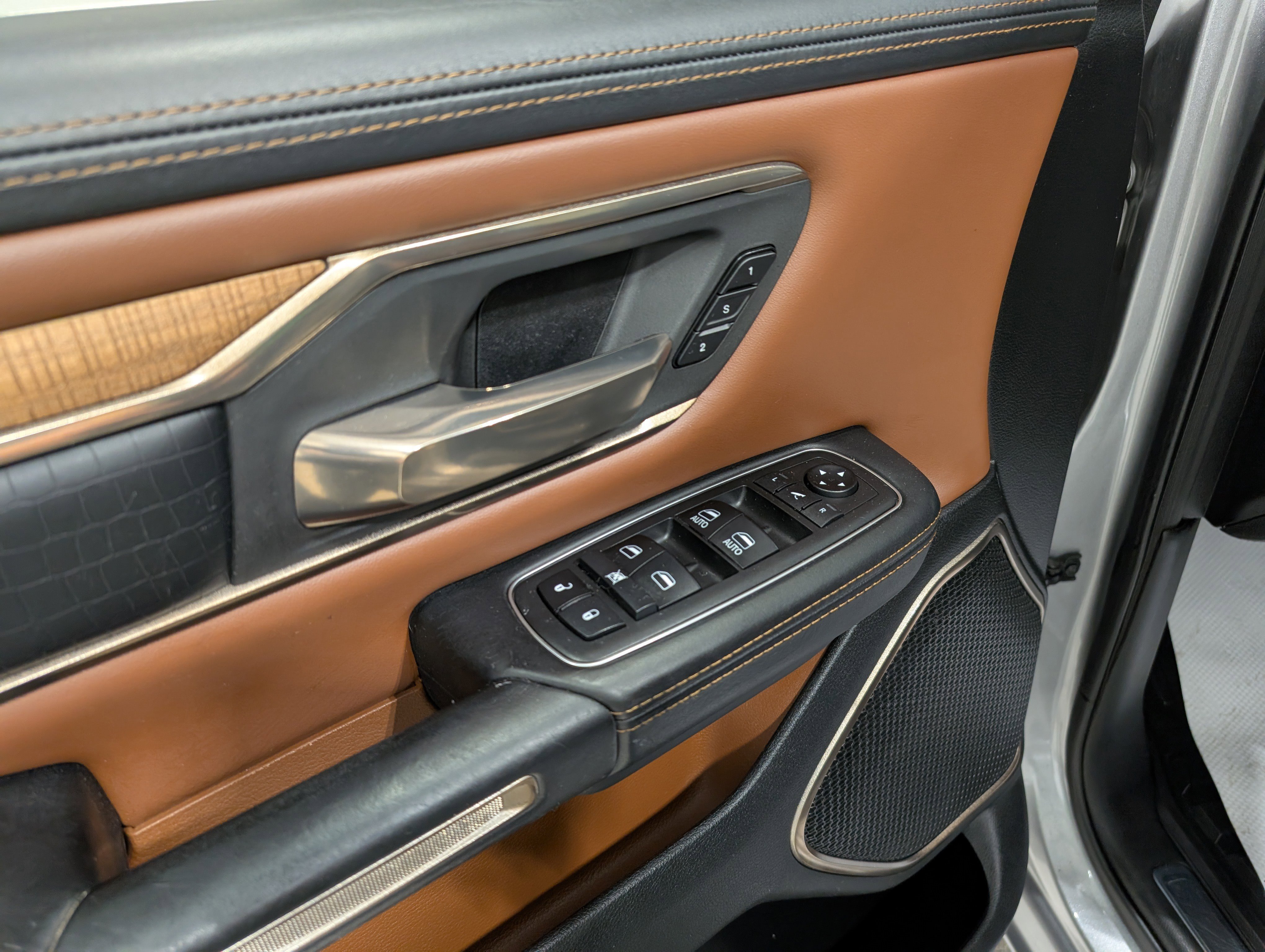 Used 2019 RAM 1500 Limited w/ Bed Utility Group image 16