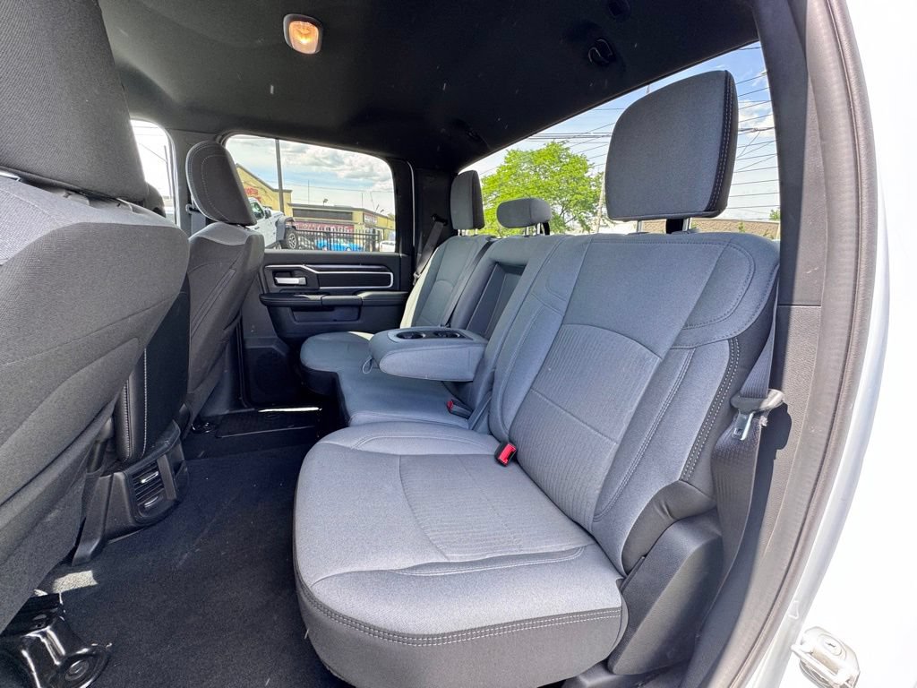 Used 2024 RAM 2500 Big Horn w/ Protection Group AWD/4WD image 17