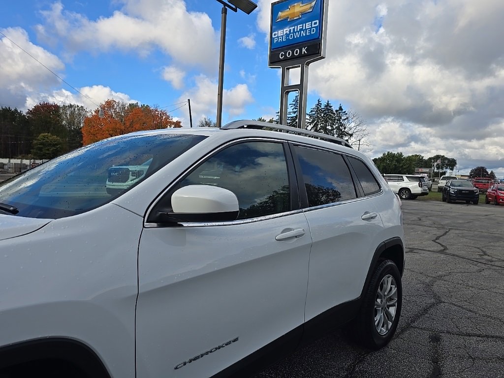 Used 2019 Jeep Cherokee Latitude w/ Cold Weather Group image 30