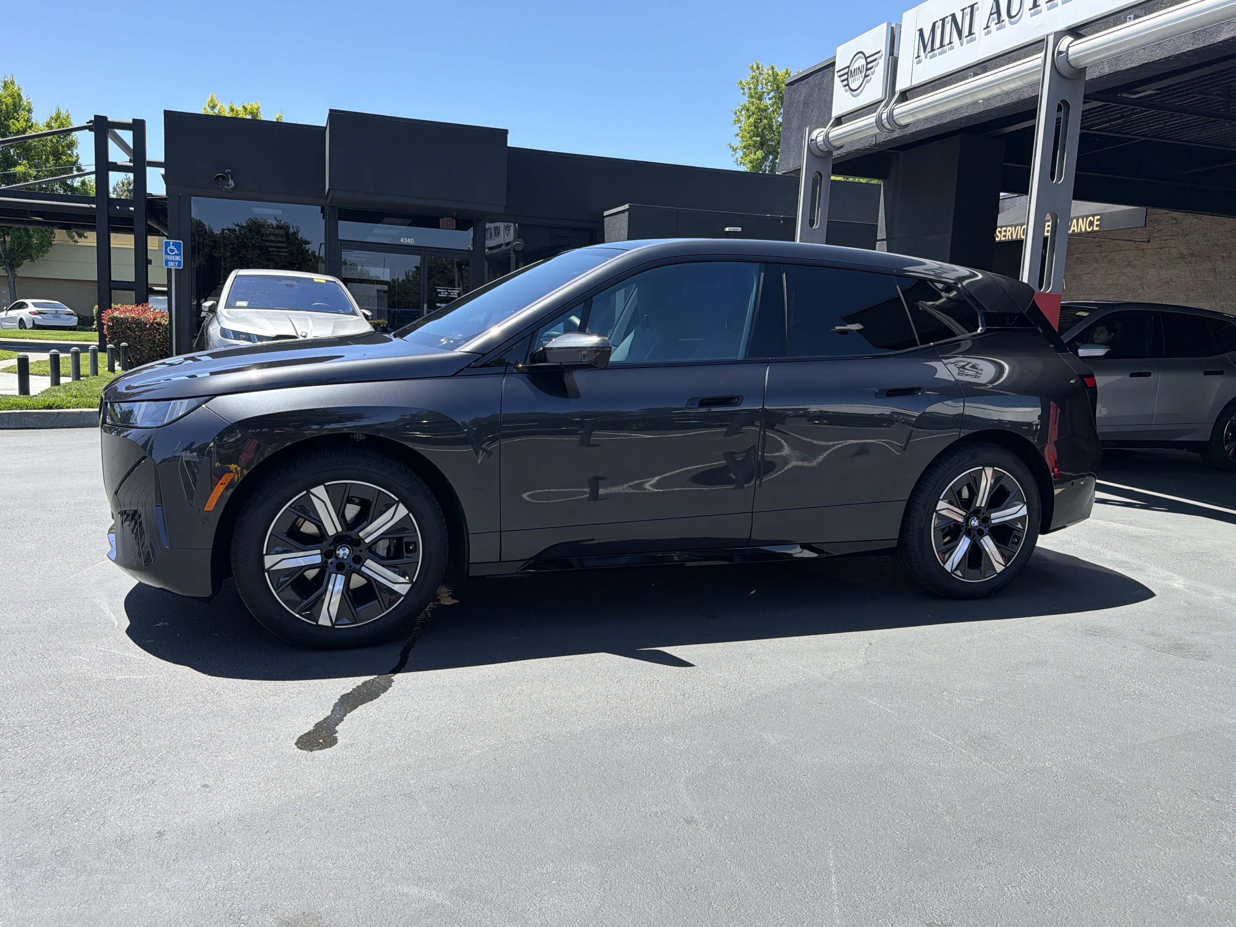 Used 2026 BMW iX xDrive45 AWD/4WD image 23