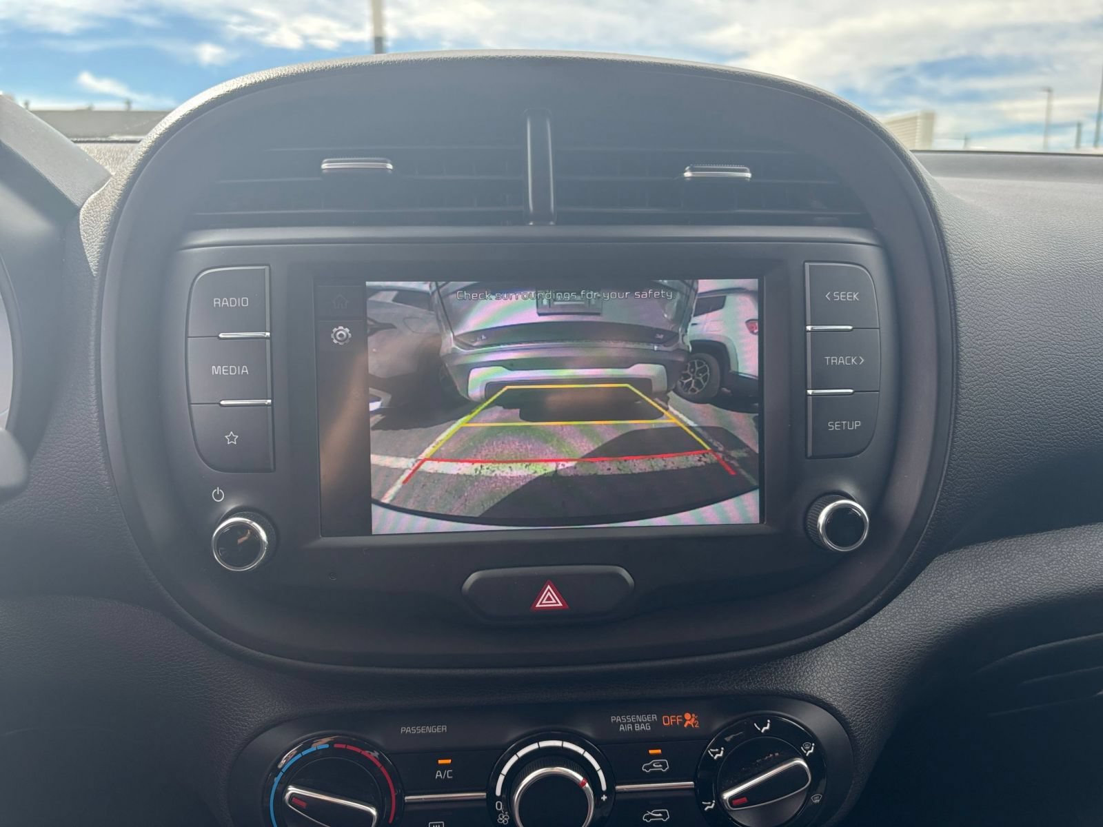 Used 2025 Kia Soul LX w/ LX Technology Package FWD image 20