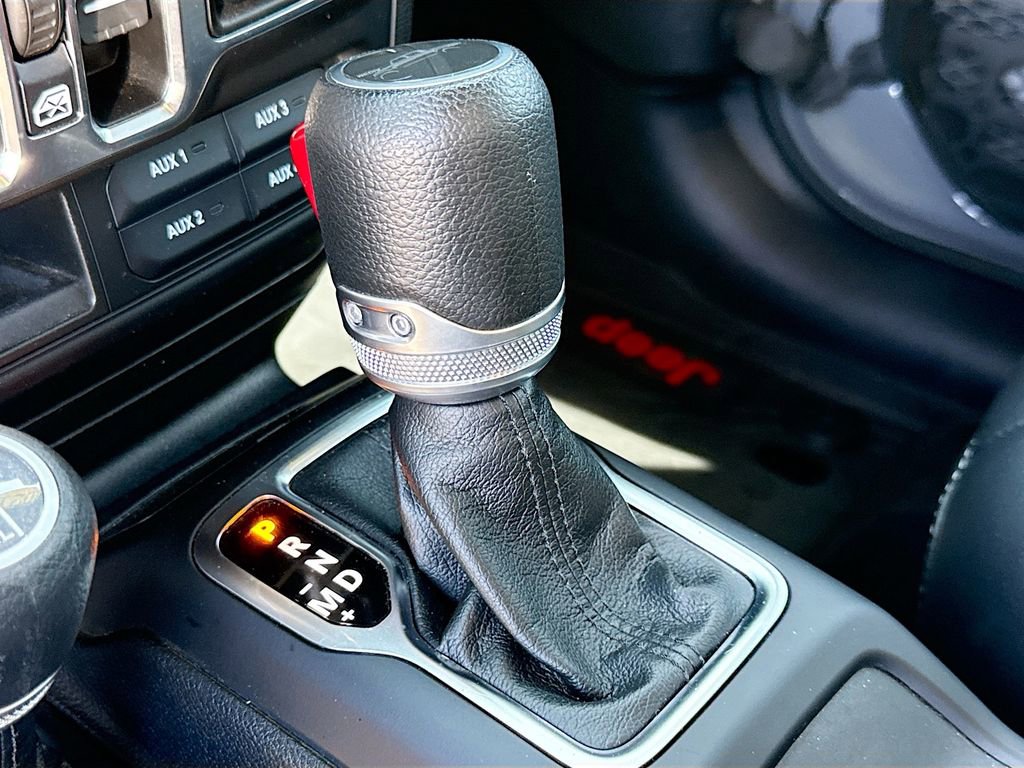 Used 2021 Jeep Gladiator Willys image 15