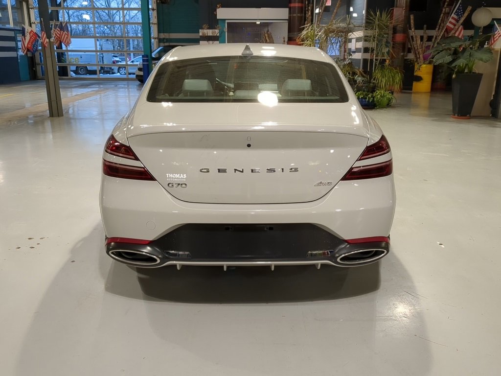 Used 2025 Genesis G70 2.5T image 9