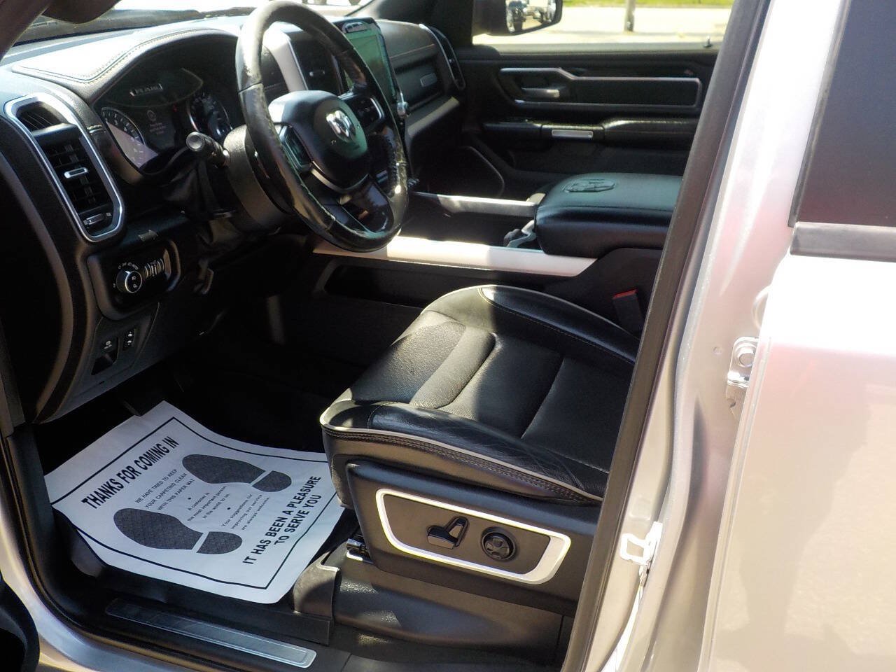 Used 2019 RAM 1500 Laramie w/ Sport Appearance Package AWD/4WD image 12