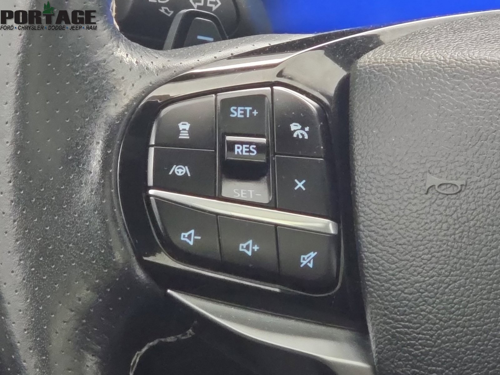 Used 2023 Ford Explorer ST AWD/4WD image 23