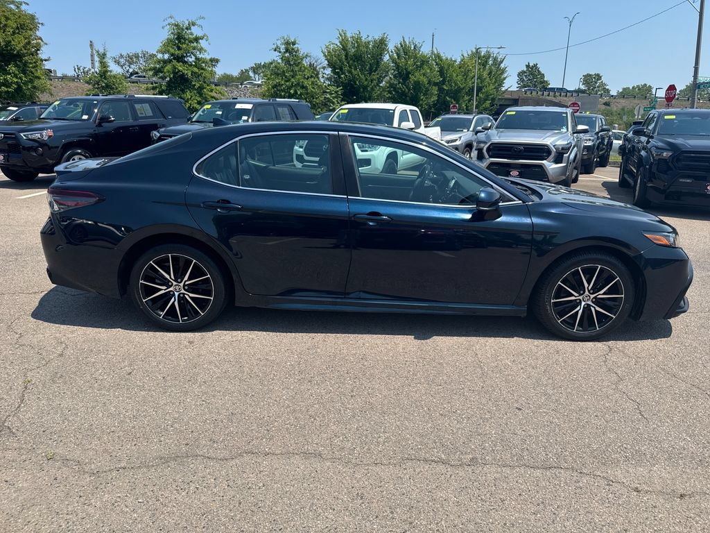 Used 2021 Toyota Camry SE w/ Cold Weather Package FWD image 8
