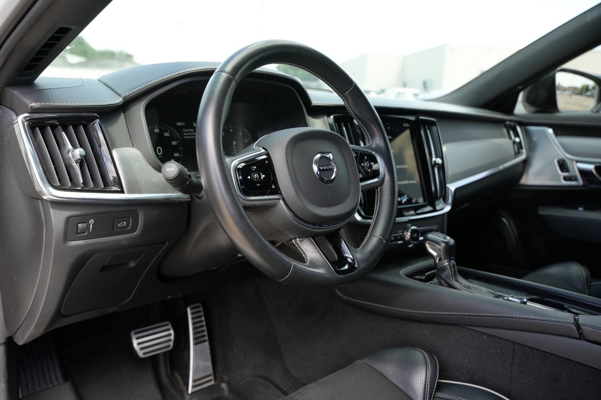 Used 2021 Volvo S90 T6 R-Design w/ Advanced Package AWD/4WD image 11