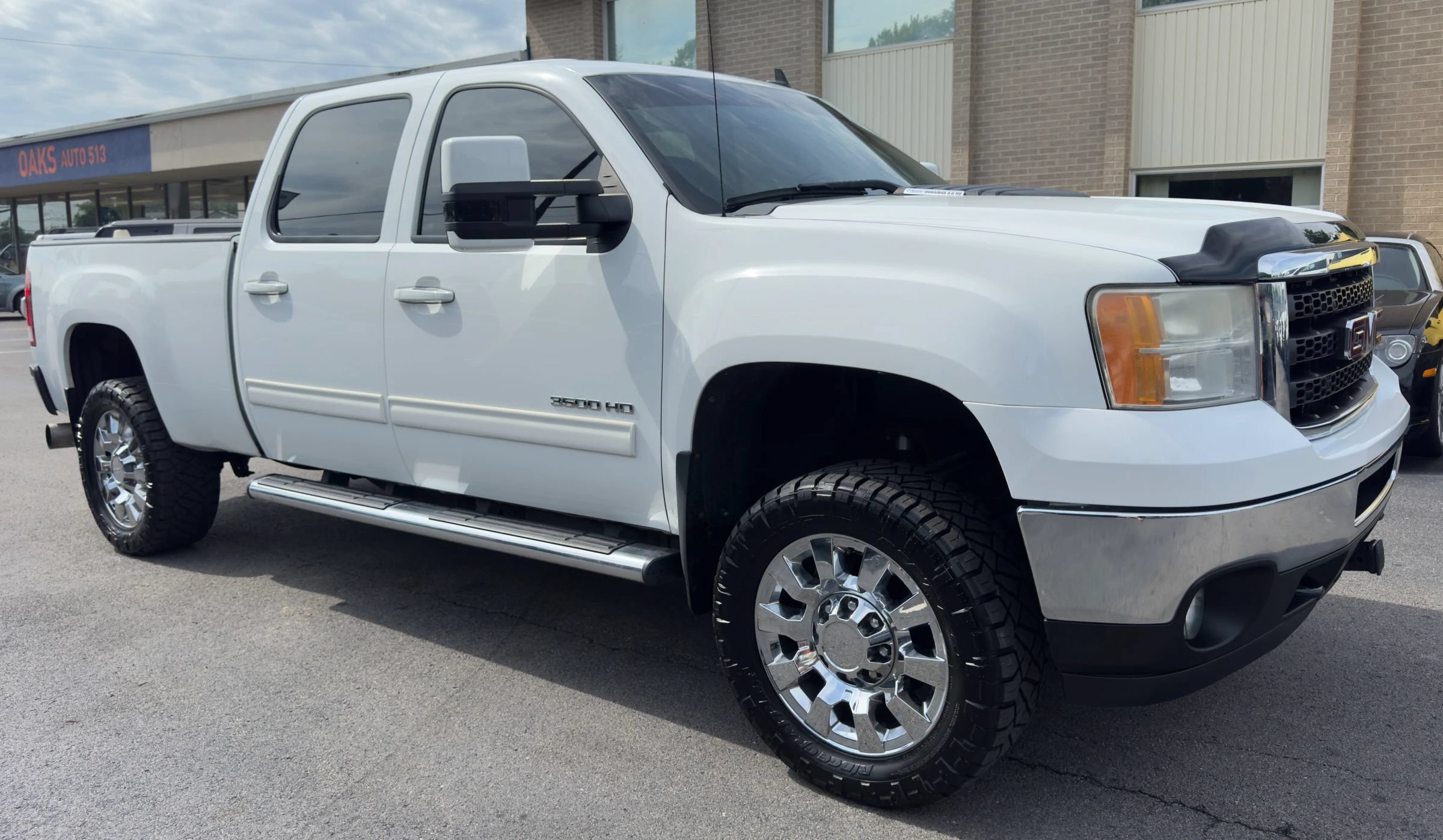 Used 2011 GMC Sierra 3500 SLT AWD/4WD image 2