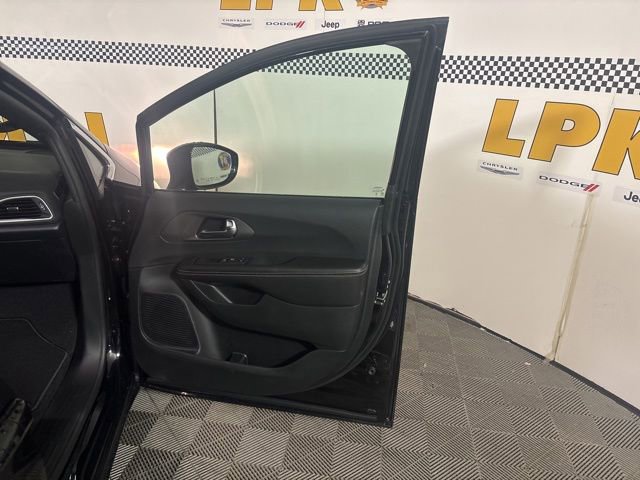 New 2026 Chrysler Voyager LX FWD image 20