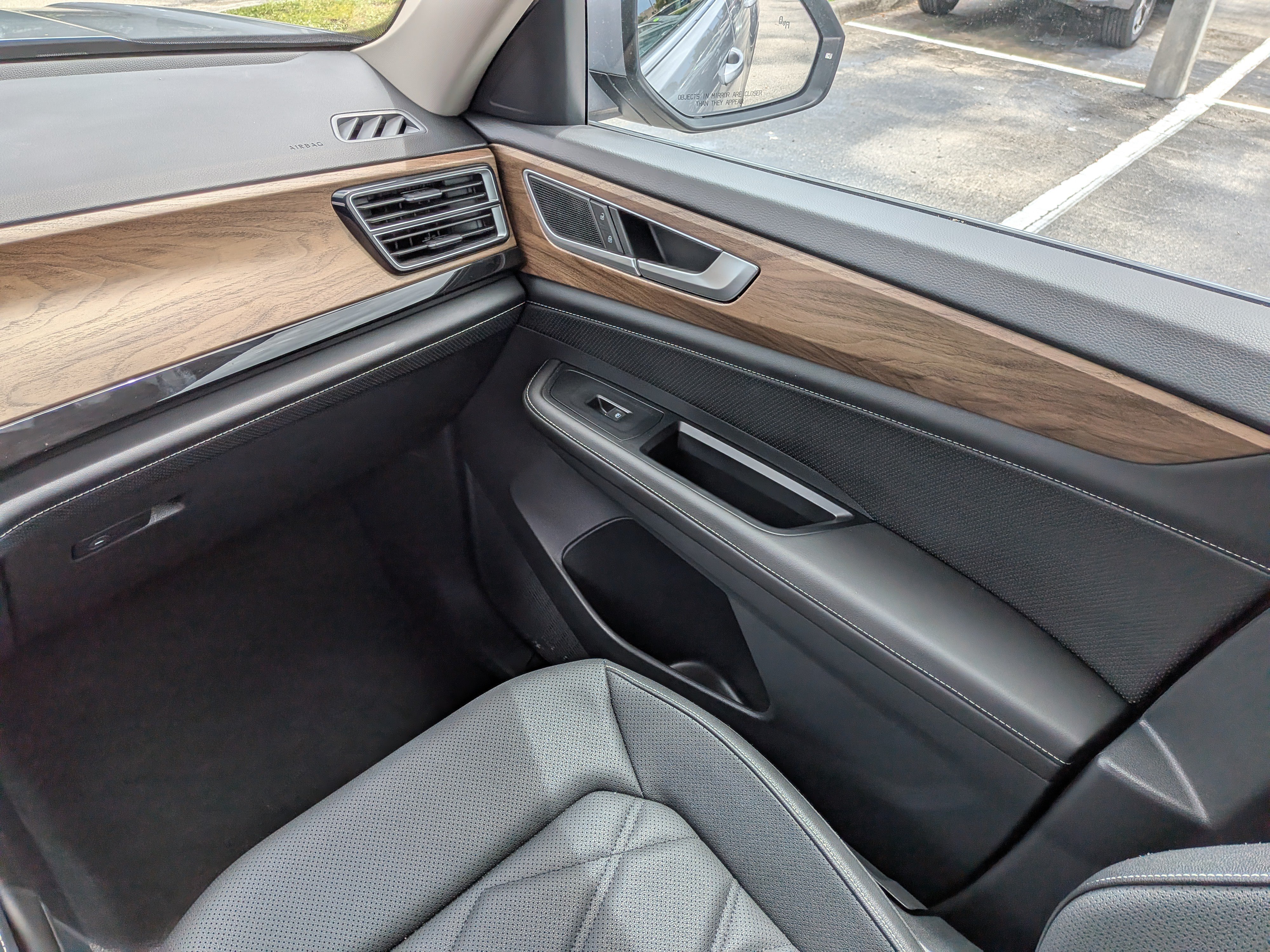 Used 2026 Volkswagen Atlas SE FWD image 19