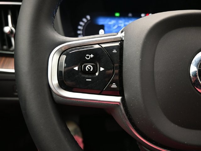 Used 2023 Volvo XC60 B5 Plus w/ Climate Package AWD/4WD image 24