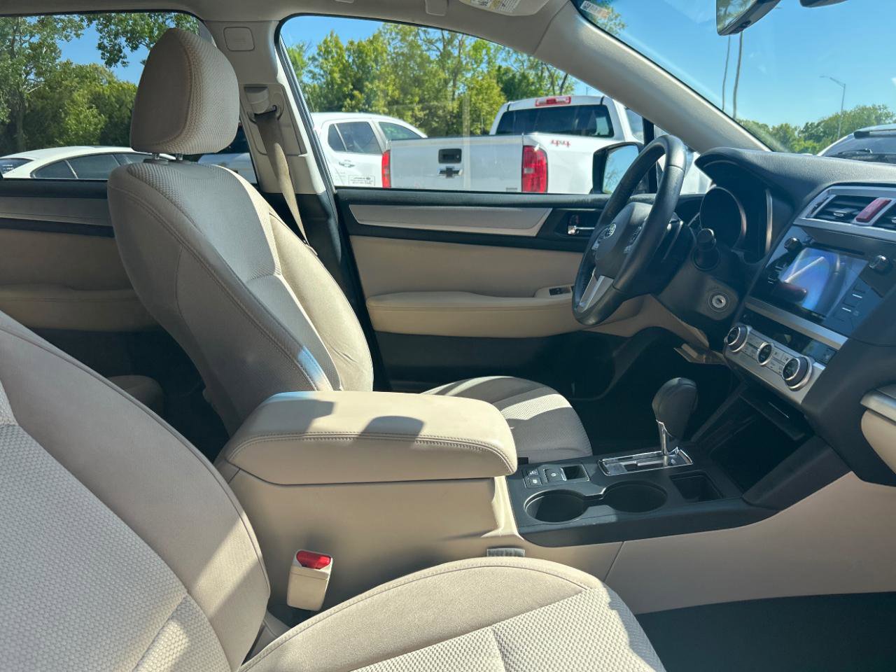Used 2017 Subaru Outback 2.5i Premium AWD/4WD image 25