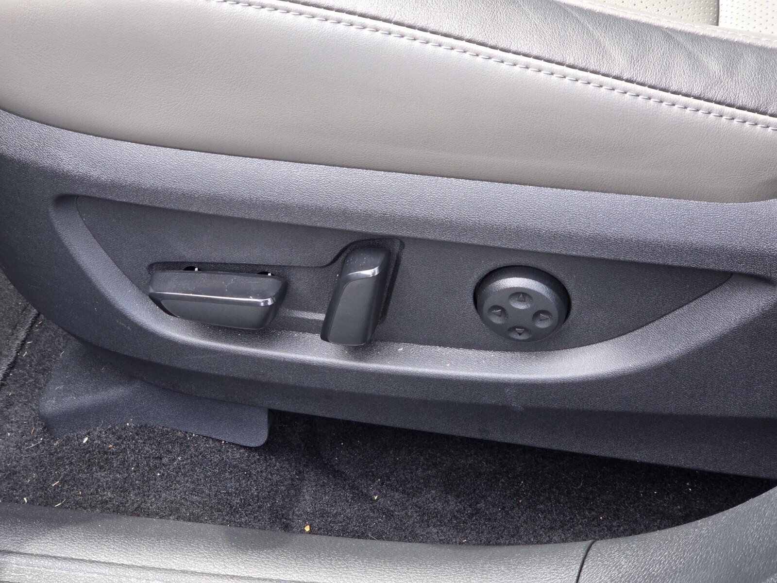 Used 2023 INFINITI QX50 Luxe FWD image 14
