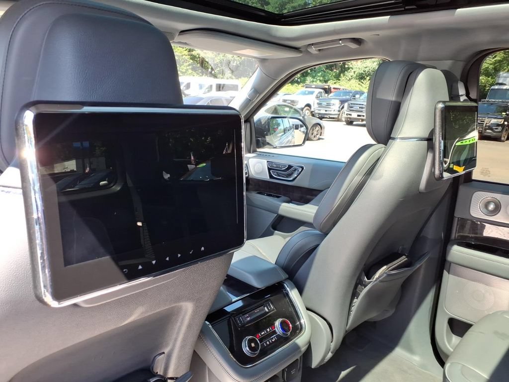 Used 2019 Lincoln Navigator L Reserve w/ Cargo Package AWD/4WD image 19