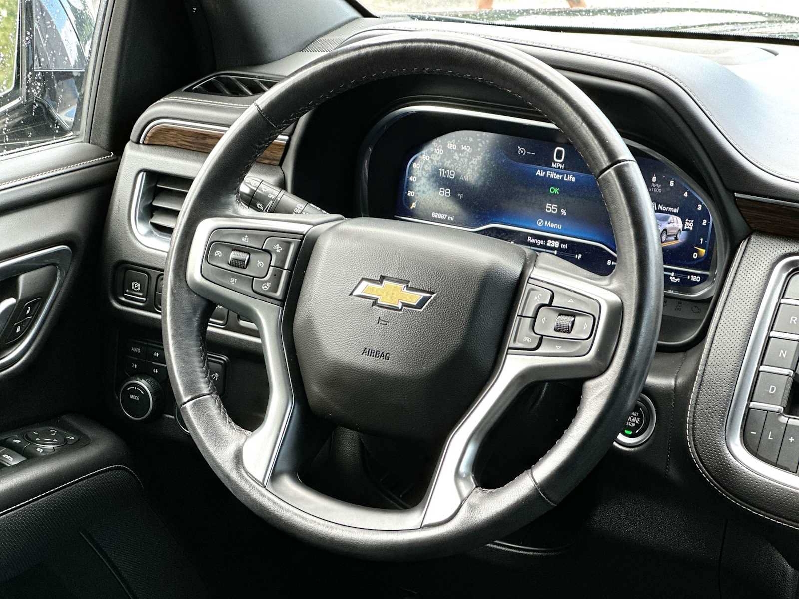 Used 2022 Chevrolet Suburban Premier AWD/4WD image 27