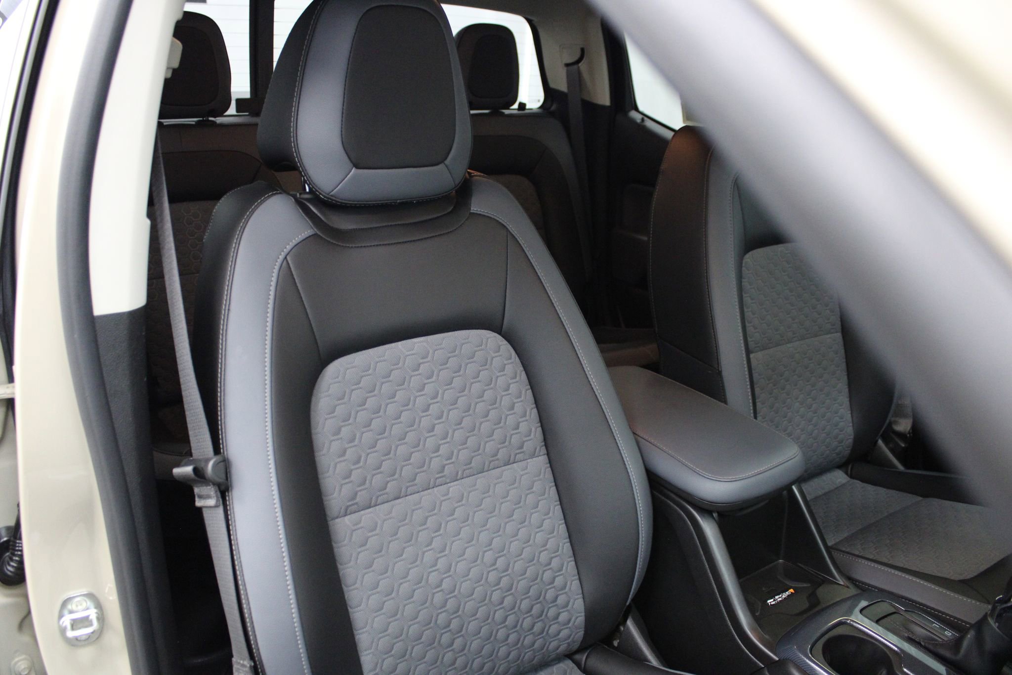 Used 2022 Chevrolet Colorado Z71 image 29