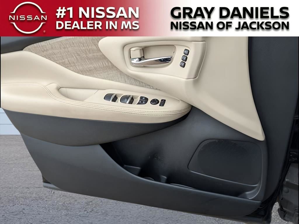 Used 2024 Nissan Murano SL image 12