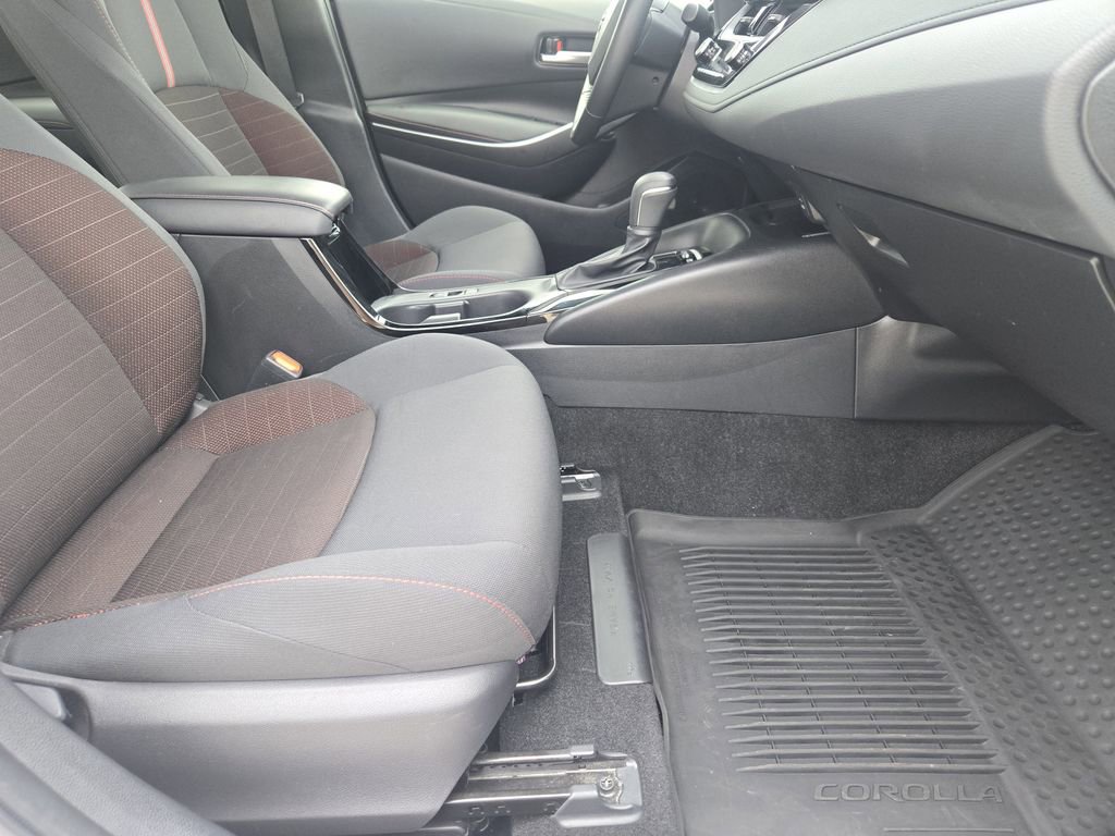 Used 2025 Toyota Corolla SE w/ SE Premium Package image 16
