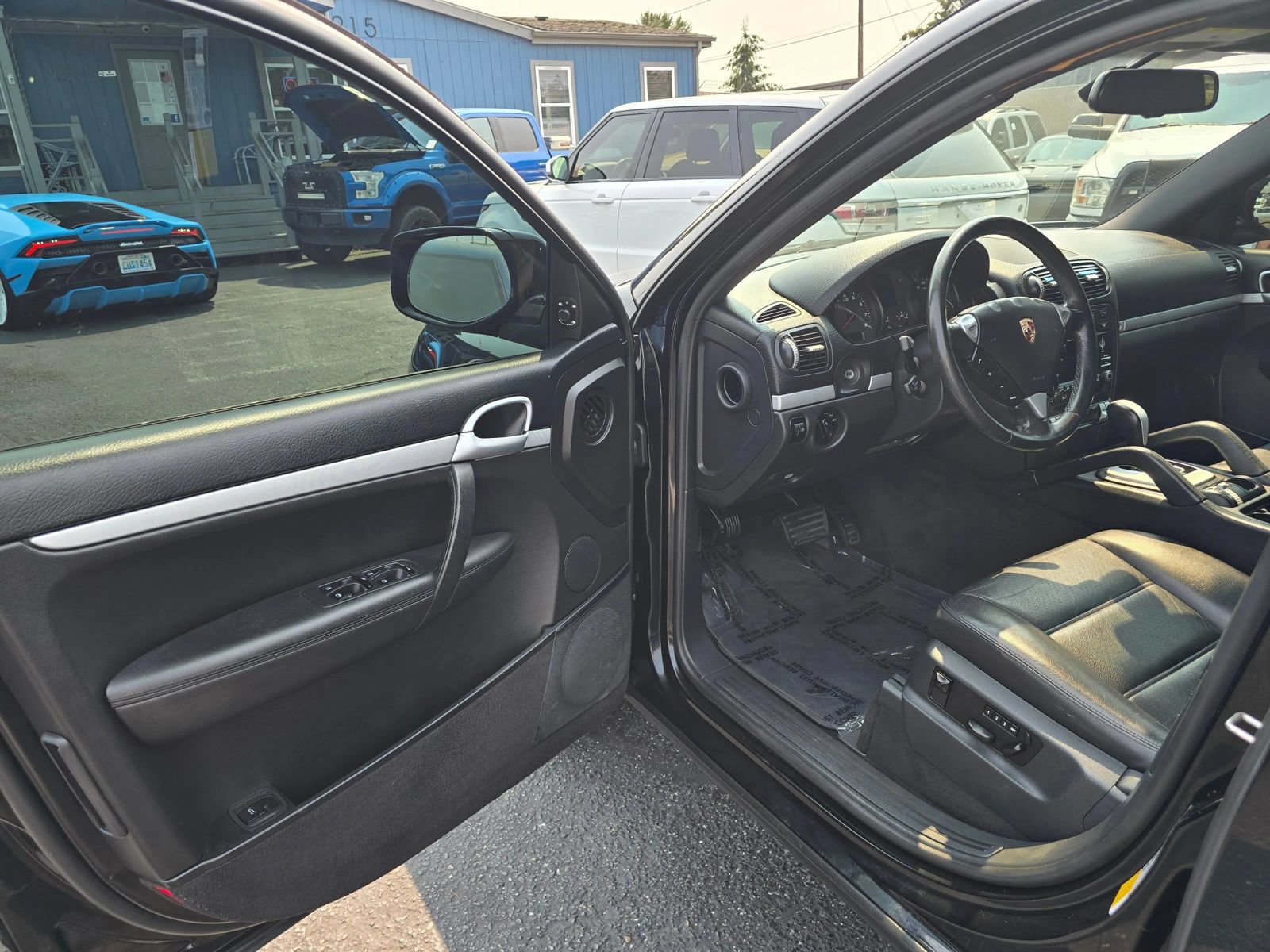 Used 2010 Porsche Cayenne AWD/4WD image 17