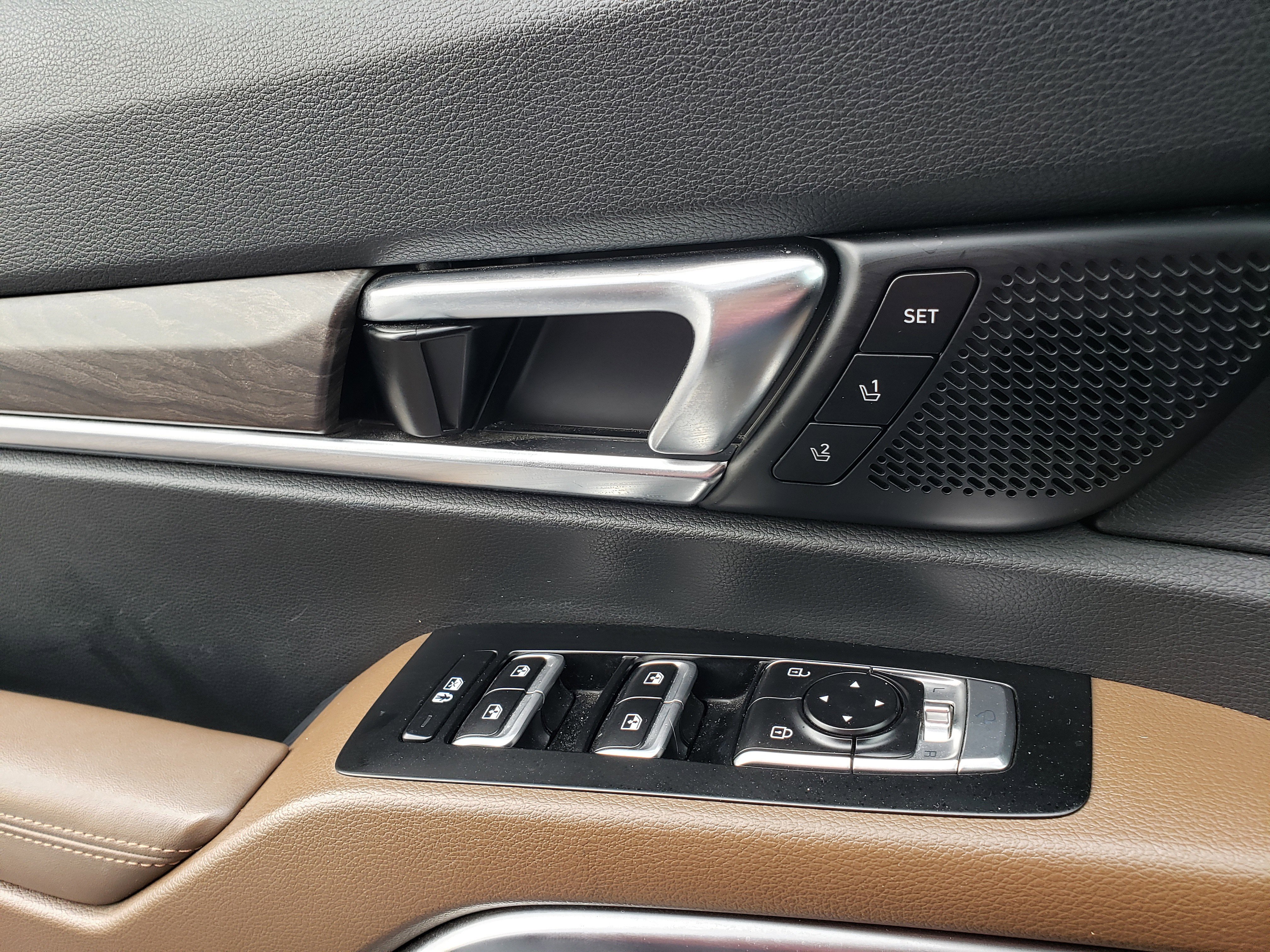 Used 2022 Kia Telluride SX w/ SX Prestige Package image 11